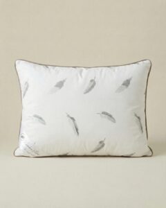 Ergonominė pūkų / plunksnų pagalvė 3 SKYRIŲ IŠSKIRTINUMAS