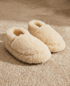 Merino vilnos balti aulinukai - šlepetės DEBESĖLIS, WoolLando