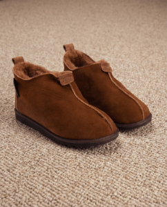 Vyriški natūralaus kailio verstos odos rudi aulinukai REXO, WoolLando