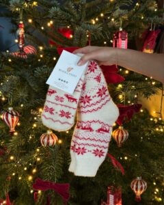 Natūralios merino vilnos kojinių ir pirštinių komplektas RED CHRISTMAS