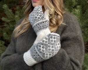 Kumštinės moteriškos merino vilnos pirštinės ŠERKŠNAS