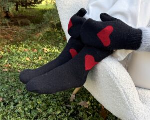 Natūralios merino vilnos kojinių ir pirštinių komplektas BLACK HEART