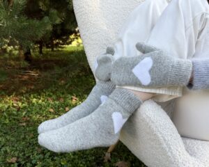 Natūralios merino vilnos kojinių ir pirštinių komplektas GREY HEART