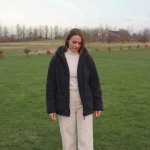 Juoda ėriukų vilnos striukė su gobtuvu zoya unisex, Zaffiro