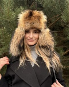 Natūrali lapės kailio juoda kepurė AIBA