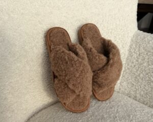 WoolLando merino vilnos rudos atviros šlepetės