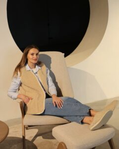 Merino vilnos kreminė liemenė VILĖ 