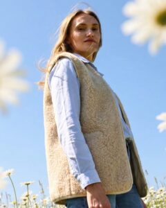 Merino vilnos kreminė liemenė VILĖ 